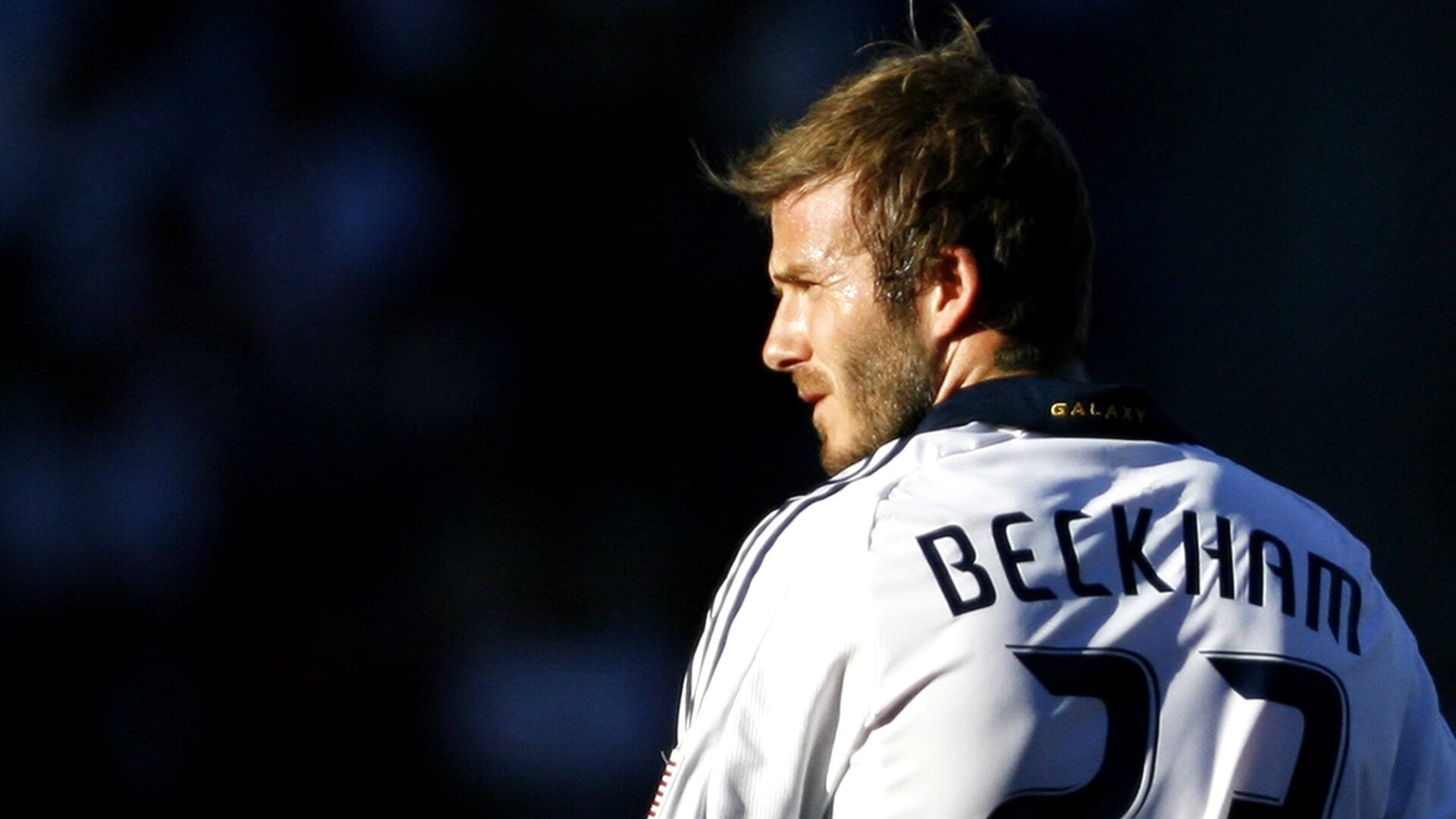 德甲争冠战焦点战，切尔西险胜伊朗，足球，何以成为全球政治的特殊注脚？